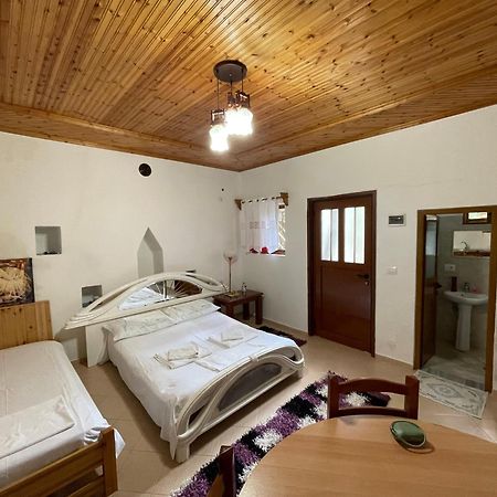 Guest House Bakuli Gjirokastër Esterno foto