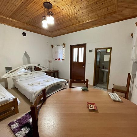 Guest House Bakuli Gjirokastër Esterno foto