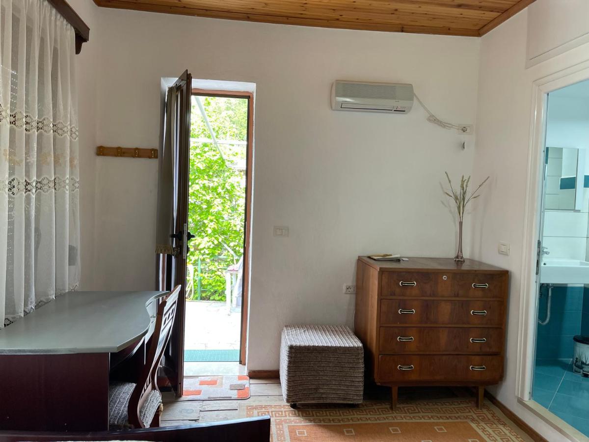Guest House Bakuli Gjirokastër Esterno foto