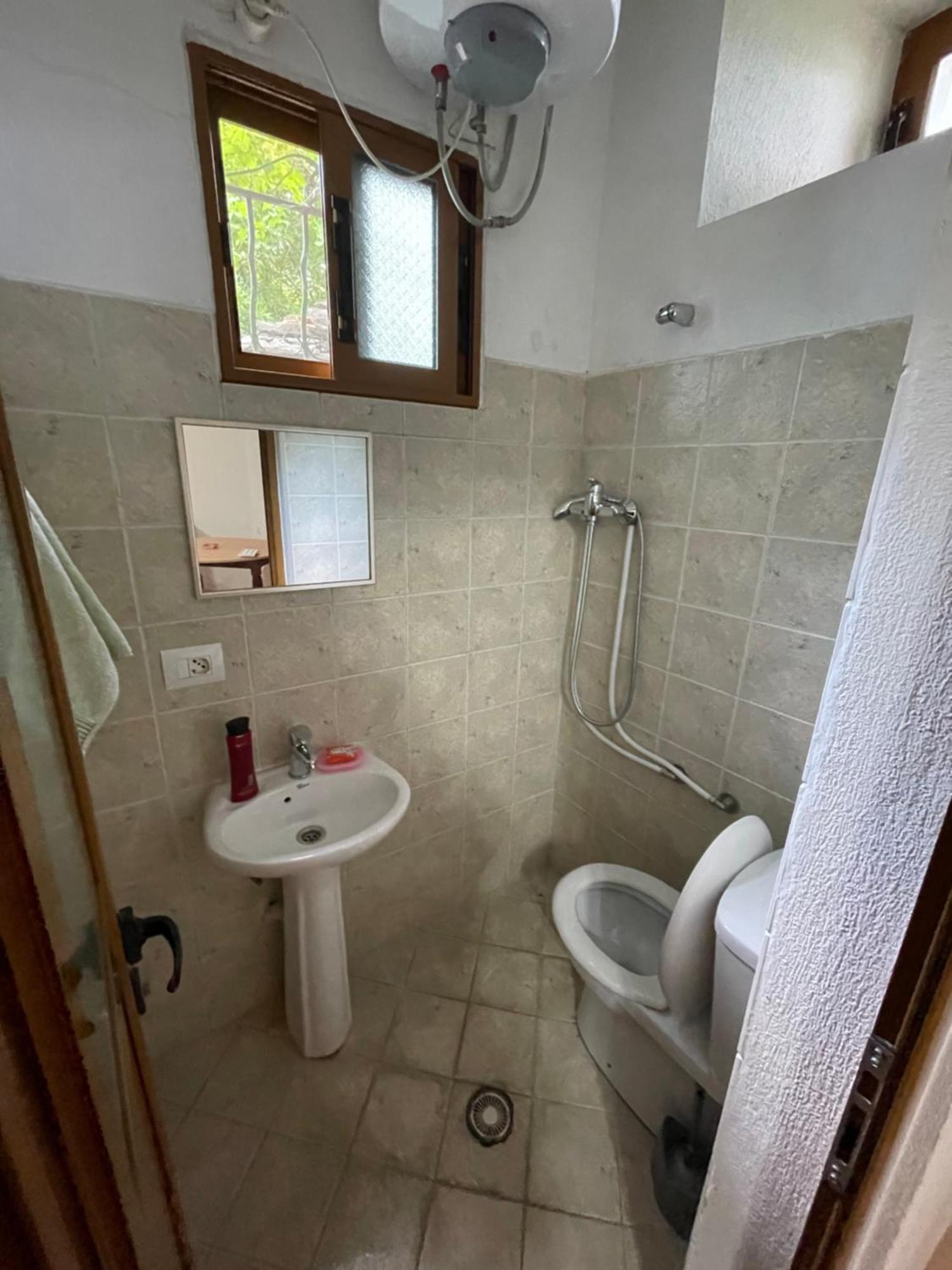 Guest House Bakuli Gjirokastër Esterno foto
