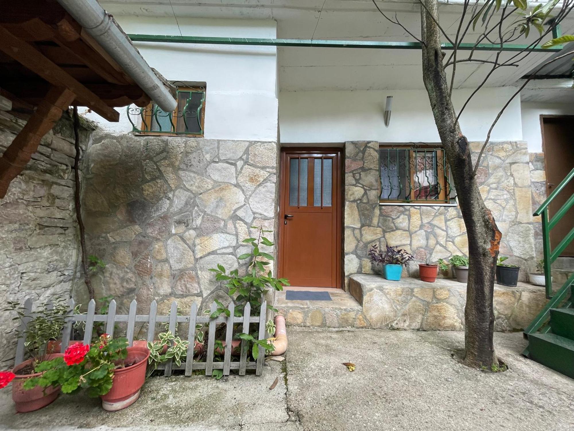 Guest House Bakuli Gjirokastër Esterno foto