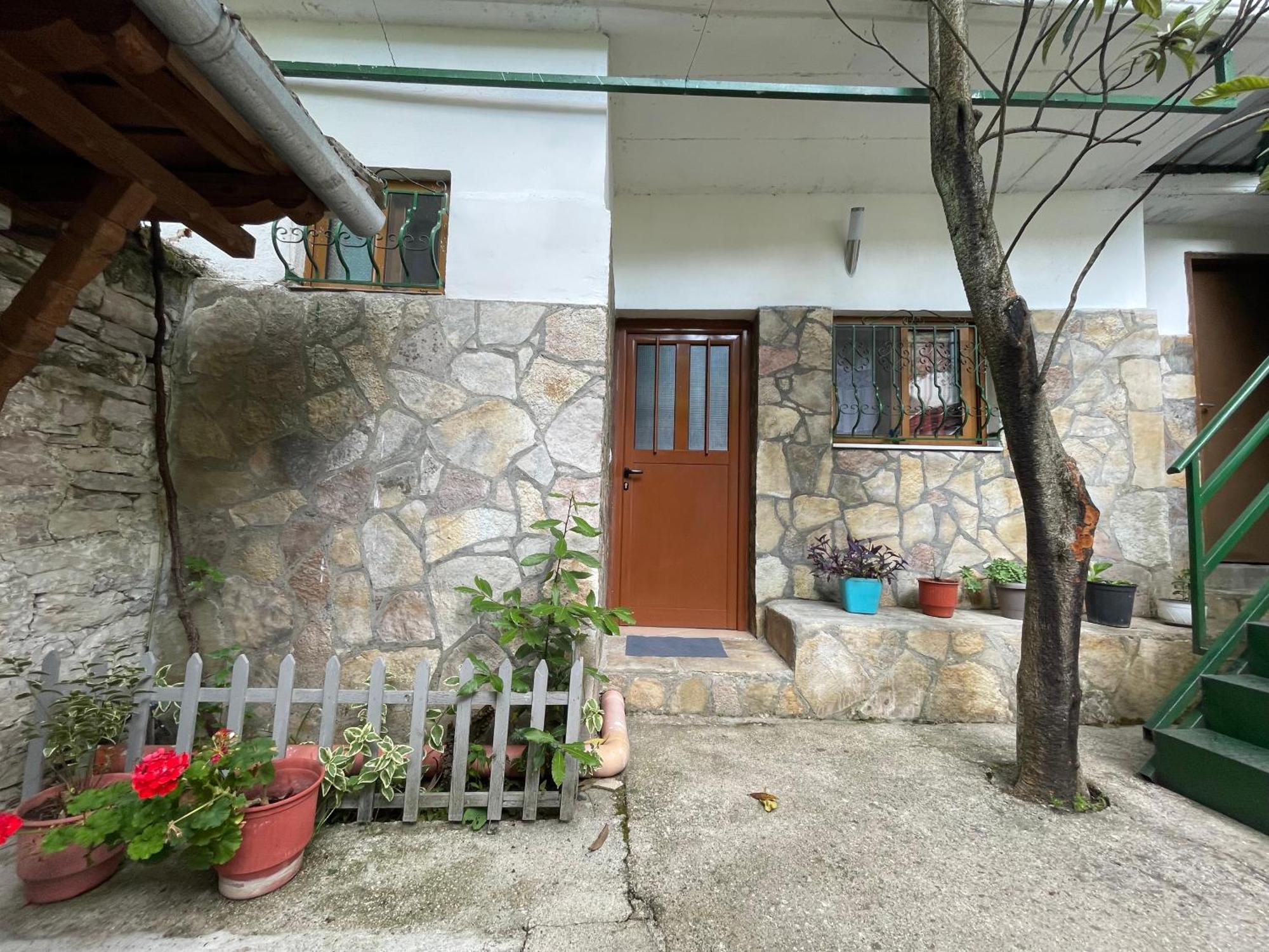 Guest House Bakuli Gjirokastër Esterno foto
